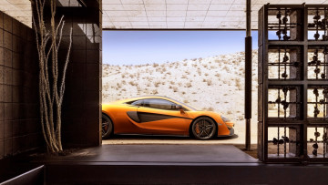 Картинка автомобили mclaren песок жёлтый