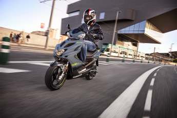 Картинка мотоциклы мотороллеры моторолер