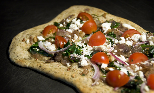 Обои картинки фото еда, пицца, сыр, помидоры