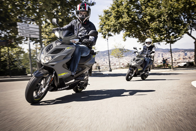 Обои картинки фото мотоциклы, мотороллеры, моторолер