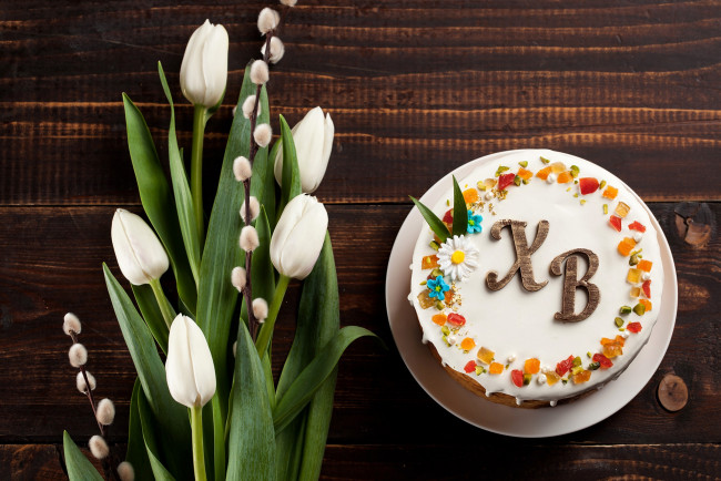 Обои картинки фото праздничные, пасха, тюльпаны, кулич