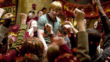 обоя кино фильмы, harry potter and the half-blood prince, рон, уизли, гриффиндор, радость