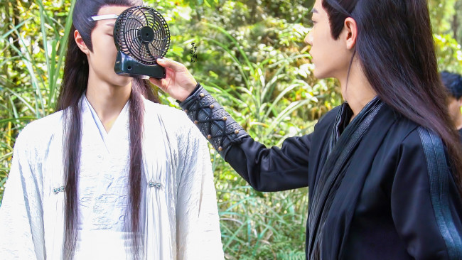 Обои картинки фото разное, знаменитости, ван, ибо, сяо, чжань, костюмы, вентилятор