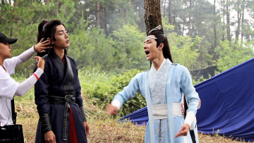 Картинка разное знаменитости ван ибо сяо чжань костюмы люди съемки