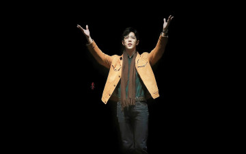 Картинка кино+фильмы a+dream+like+a+dream актер очки куртка жест шарф