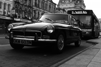 Картинка автомобили выставки уличные фото mg автобус улица