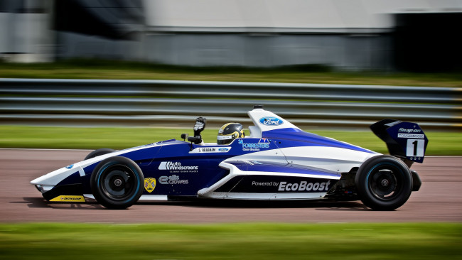 Обои картинки фото спорт, формула 1, гонка, трасса, болид, стадион