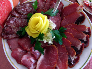 Картинка еда колбасные+изделия ассорти