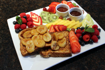 Картинка еда разное соус хлеб сыр киви ягоды