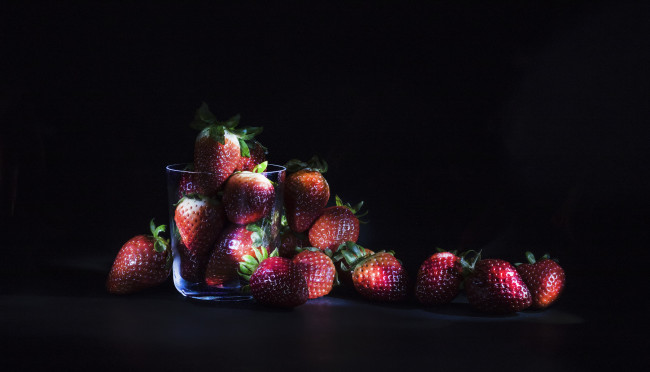 Обои картинки фото еда, клубника,  земляника, ягоды