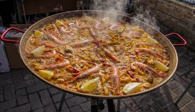 Обои картинки фото еда, рыба,  морепродукты,  суши,  роллы, варево