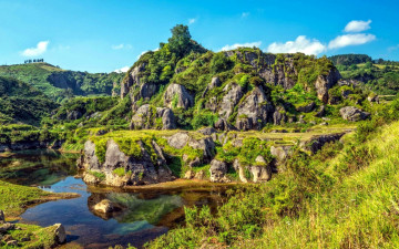 Картинка природа пейзажи горы водоем зелень