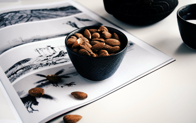 Обои картинки фото еда, орехи,  каштаны,  какао-бобы, миндаль