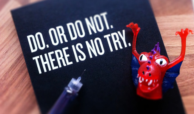 Обои картинки фото разное, игрушки, надпись, чудовище, игрушка