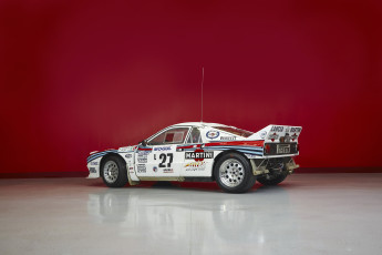 Картинка автомобили lancia