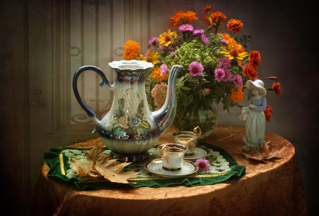 Обои картинки фото еда, кофе,  кофейные зёрна, букет, кофейник, статуэтка