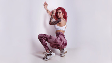 Картинка девушки micky+cross mickycross