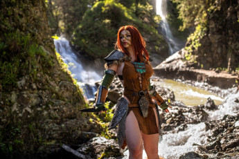 Картинка девушки мария+давыдова+ lady+melamory образ косплей наряд оружие горы река водопады