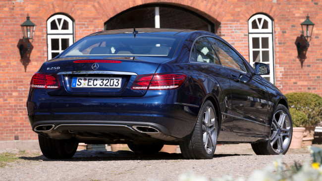 Обои картинки фото mercedes, coupe, автомобили, benz, германия, daimler, ag