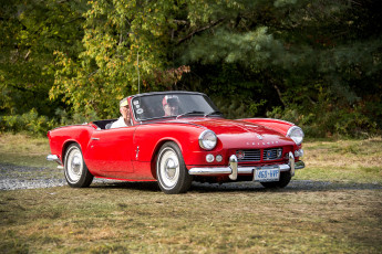 Картинка triumph+spitfire автомобили triumph выставка автошоу автопробег