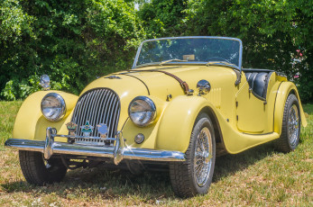 Картинка morgan автомобили лужайка авто желтый