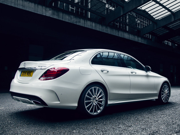 Обои картинки фото автомобили, mercedes-benz, светлый, 2014г, w205, uk-spec, line, amg, bluetec, c, 220