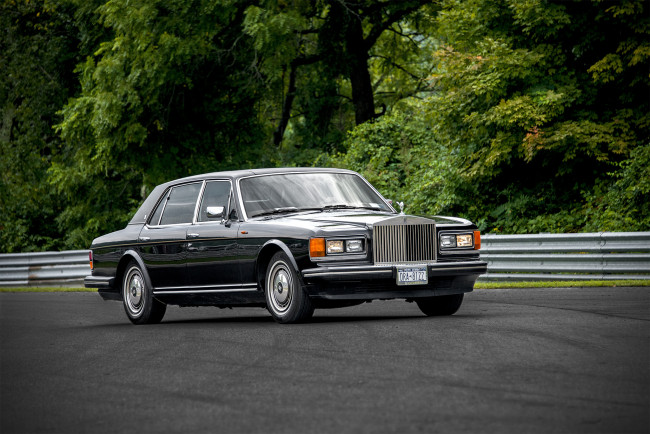 Обои картинки фото rolls-royce silver spur, автомобили, rolls-royce, автопробег, выставка, автошоу