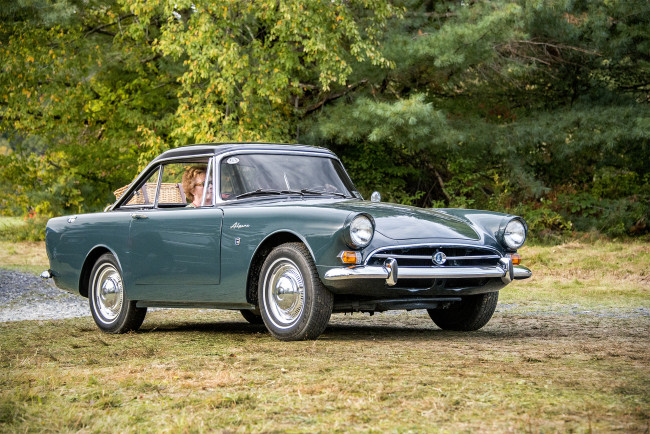 Обои картинки фото sunbeam alpine, автомобили, sunbeam, автопробег, выставка, автошоу
