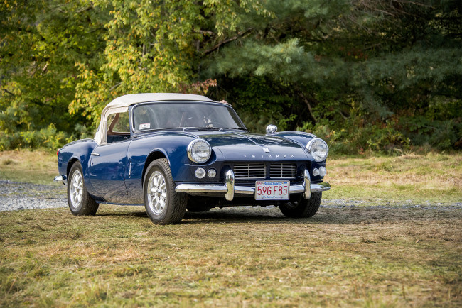 Обои картинки фото triumph spitfire, автомобили, triumph, автопробег, выставка, автошоу