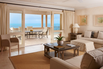 обоя интерьер, гостиная, папки, цветок, картины, кресла, диван, стулья, стол, колонны, море, балкон, терраса