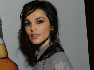 Картинка музыка сати+казанова певица лицо блузка