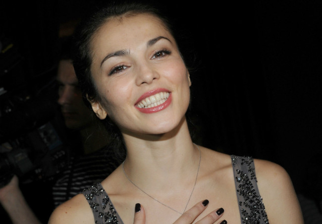 Обои картинки фото музыка, сати казанова, певица, лицо, улыбка