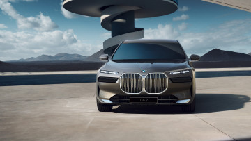 Картинка bmw+740i+excellence+the+first+edition+2022 автомобили bmw 740i excellence the first edition машина премиум класс вид спереди