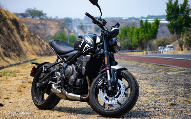 Обои картинки фото 2022 triumph trident 660, мотоциклы, triumph, trident660, байк, черный, триумф