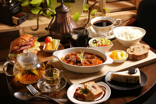 Обои картинки фото еда, сервировка, чай, кофе, мясное, рагу, пирожное, сэндвич