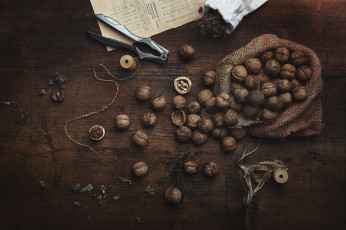 Картинка еда орехи +каштаны +какао-бобы грецкие