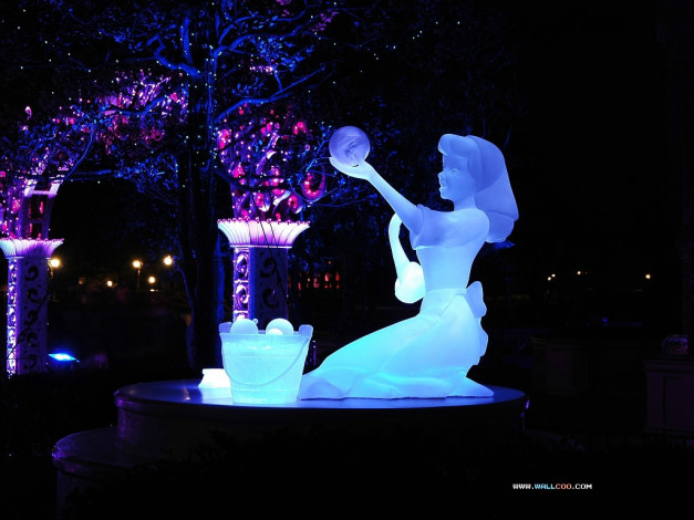 Обои картинки фото диснейленд, разное, рельефы, статуи, музейные, экспонаты