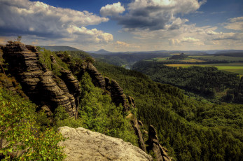 Картинка природа пейзажи горы лес река облака