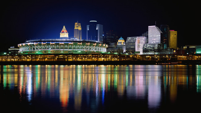 Обои картинки фото cincinnati, города, огни, ночного, отражение, здания, река, огайо