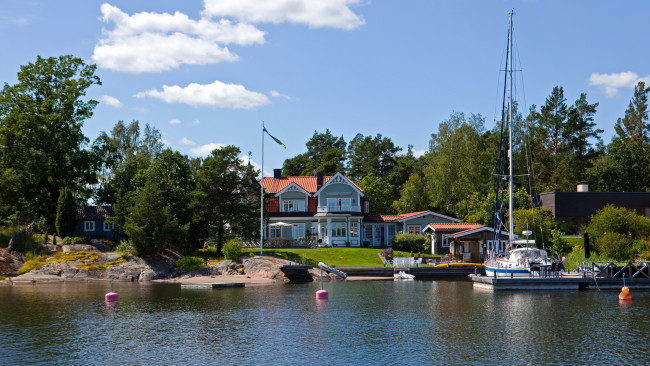 Обои картинки фото швеция, svinninge, города, улицы, площади, набережные, катера, причал, река, дома