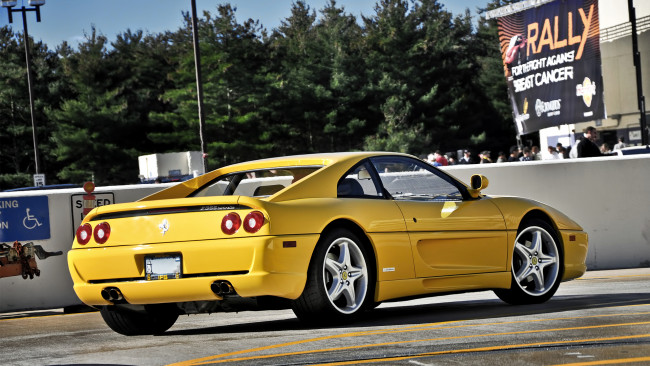 Обои картинки фото ferrari, 355, автомобили, выставки, уличные, фото, италия, спортивные, s, p, a, гоночные