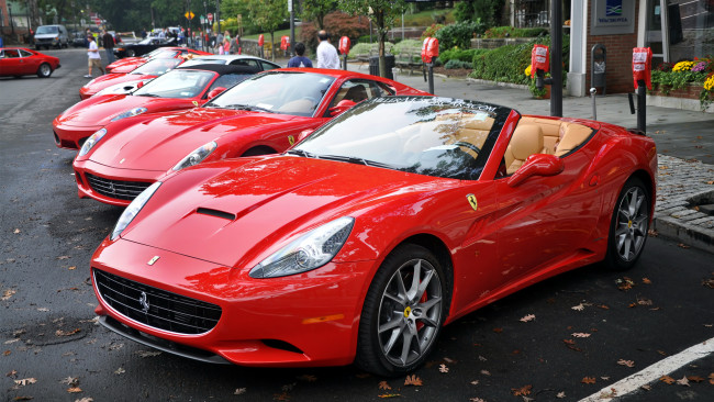 Обои картинки фото ferrari, автомобили, выставки, уличные, фото, гоночные, s, p, a, спортивные, италия