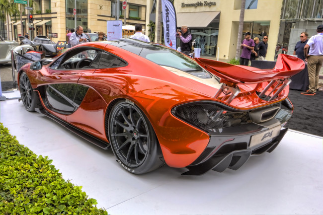 Обои картинки фото автомобили, выставки, уличные, фото, mclaren, p1