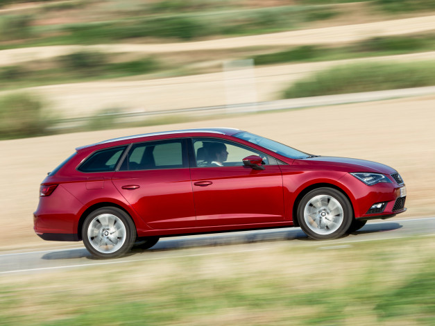 Обои картинки фото автомобили, seat, красный, st, 4drive, 5f, 2014г, leоn