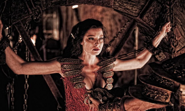 Обои картинки фото кино фильмы, conan the barbarian , 2011, девушка, пленница, пытки, грязь, рана, осьминог