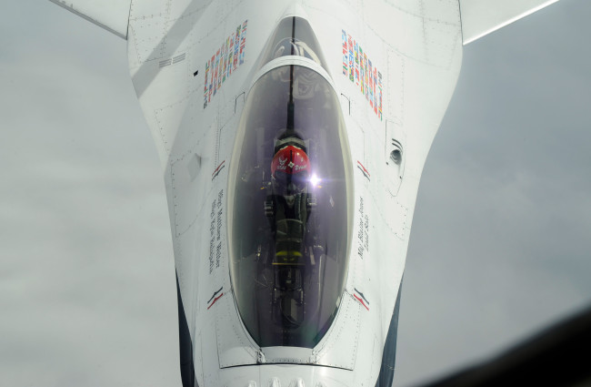 Обои картинки фото авиация, кабина пилотов, фонарь