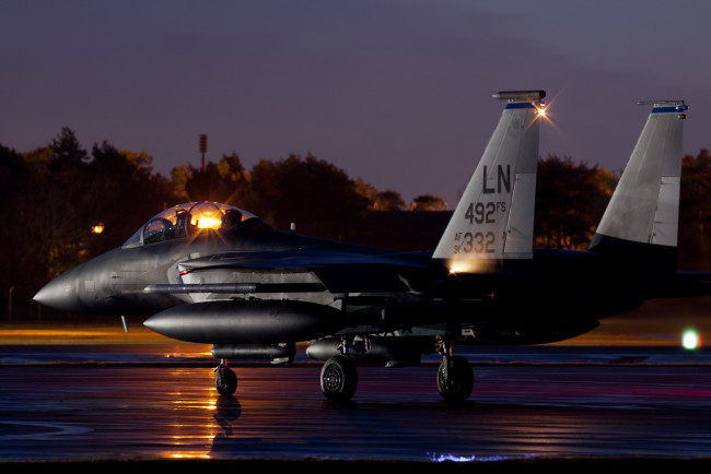 Обои картинки фото авиация, боевые самолёты, вечер