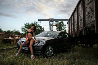 Картинка автомобили -авто+с+девушками mercedes benz