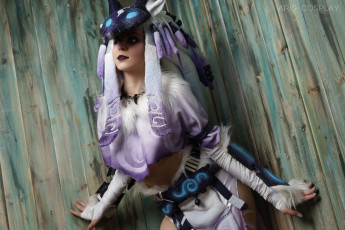 Картинка девушки -+креатив +косплей kindred костюм стена aris