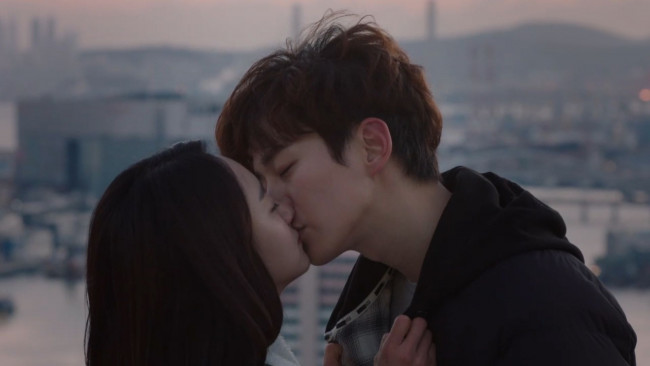 Обои картинки фото кино фильмы, just between lovers, пара, поцелуй